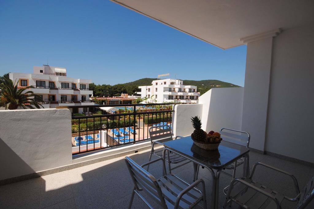 Casa Luis Apartments Santa Eularia des Riu Ruang foto