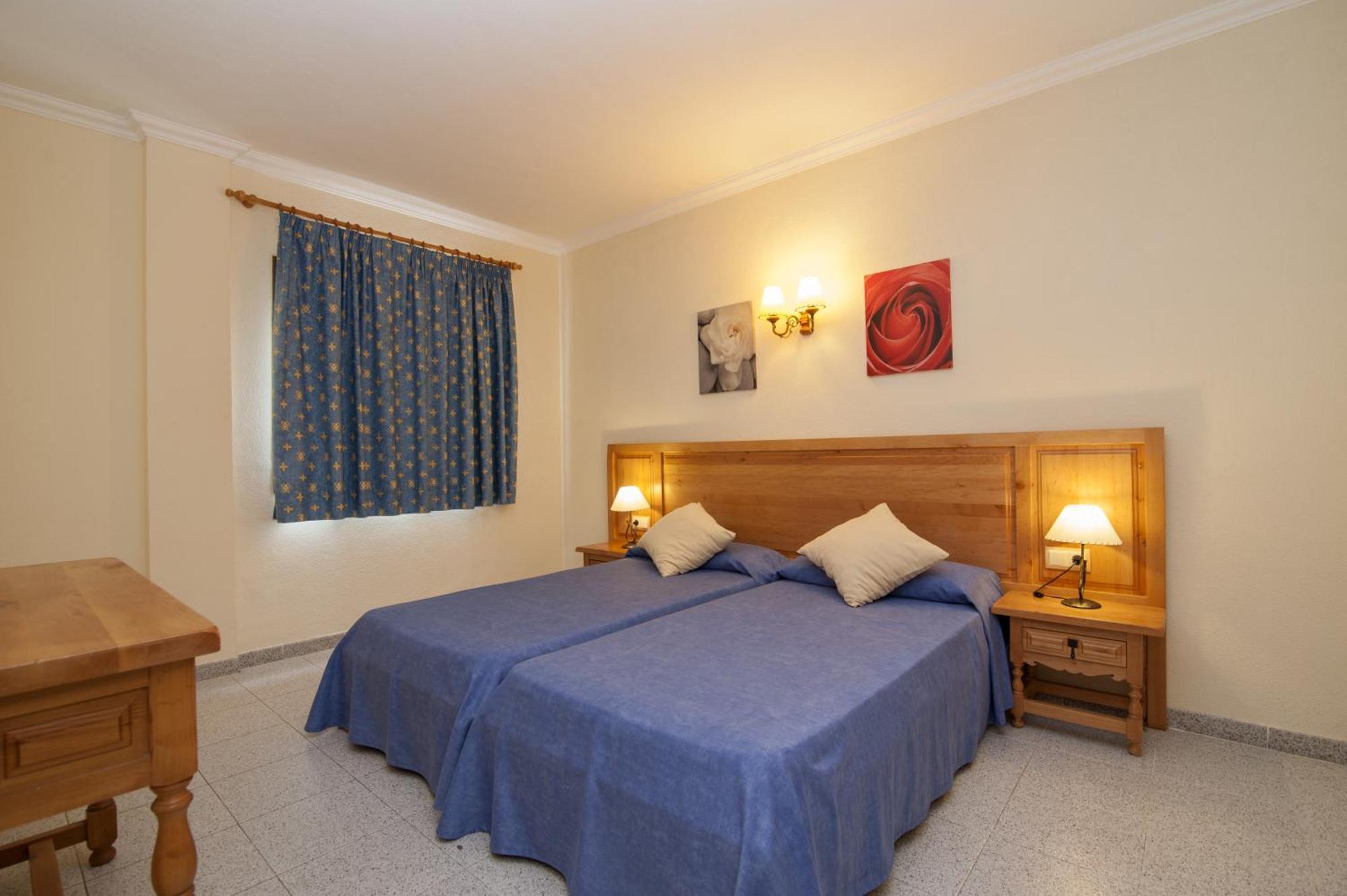 Casa Luis Apartments Santa Eularia des Riu Ruang foto