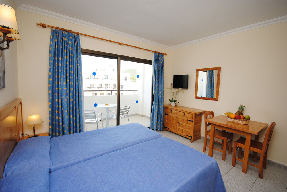 Casa Luis Apartments Santa Eularia des Riu Bagian luar foto
