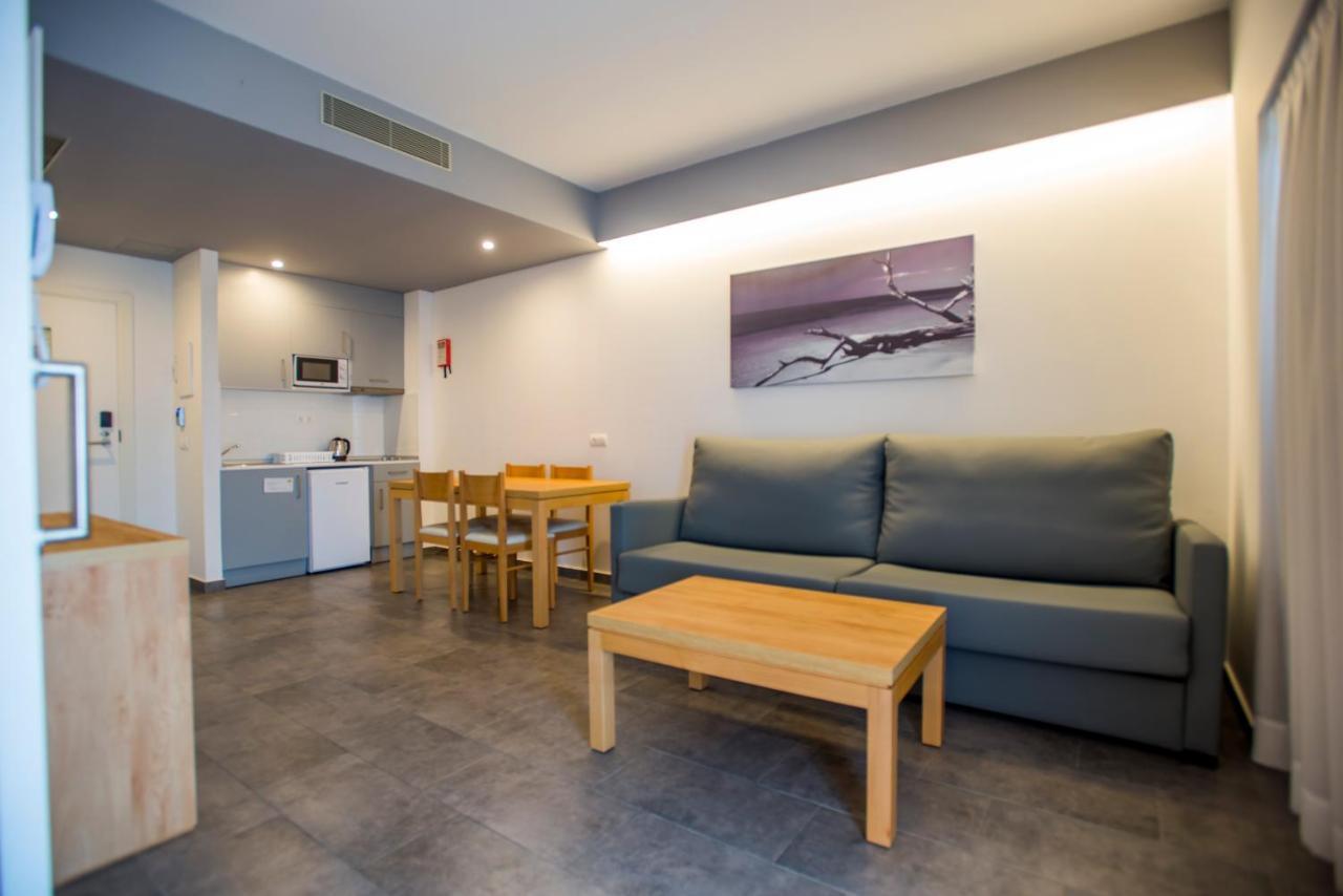 Casa Luis Apartments Santa Eularia des Riu Bagian luar foto